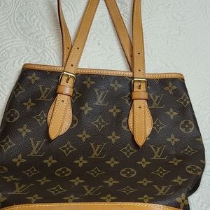 COPY - LV bucket bag